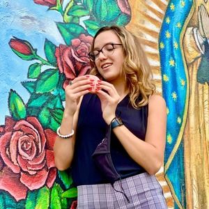 Meet your Posher, Veronica